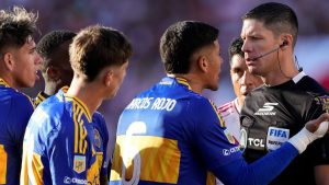 Gago, en la cuerda floja tras la derrota de Boca en el Superclásico