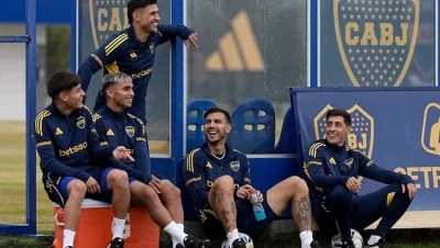Boca se mide con River en un duelo que puede marcar su rumbo