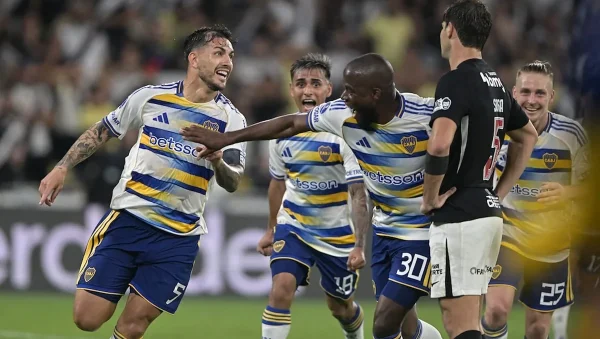 Leandro Paredes festeja el gol que selló la clasificación de Boca ante Vasco da Gama