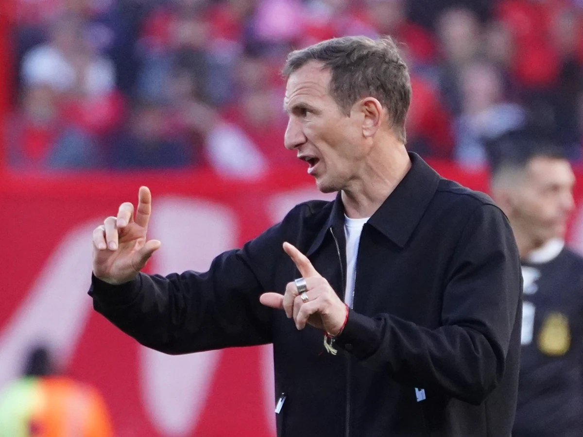 Arruabarrena ordena a Boca para River con Paredes como incógnita