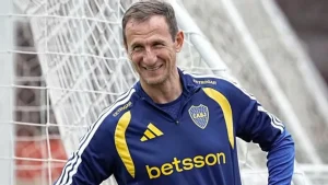Rodolfo Arruabarrena prepara la formación de Boca para el Superclásico.