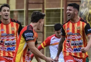 Sarmiento no pudo en Corrientes y sigue último en la zona 2