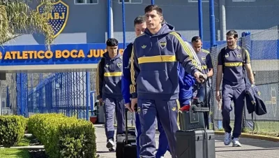Plantel de Boca llega a Rosario para enfrentar a Racing