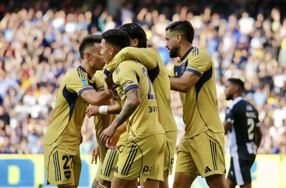 Boca se impuso en Santiago del Estero y quedó en la cima de la Zona A
