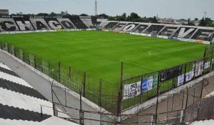 For Ever recibe a Defensores con la mira en el Reducido