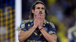 Cavani baja por lesión y Zenón en duda: Boca reconfigura su equipo para el Superclásico