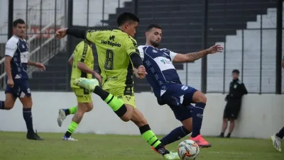 Defensores de Vilelas perdió en casa y se complicó