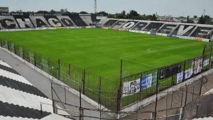 For Ever recibe a Mitre con un solo cambio en la defensa