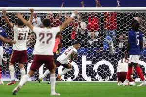 España derrotó a Francia y quedó a un paso del título mundial