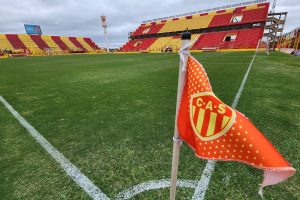 El Decano reestructura su once para recibir a los santiagueños