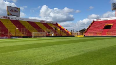 Sarmiento regresó a las prácticas y busca nuevo entrenador