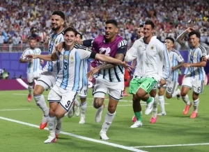 Medios ingleses ya juegan la previa de Argentina-Inglaterra