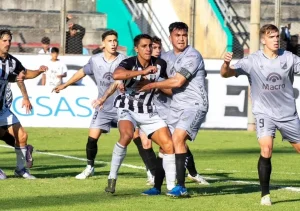 Llorens busca variantes en un For Ever golpeado por las bajas