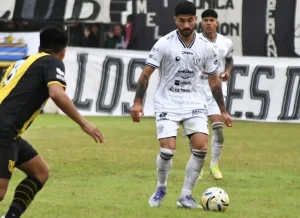 For Ever volvió a perder y sigue hundido en la tabla