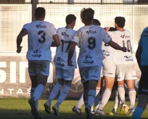 For Ever venció a Colón y recuperó confianza antes del receso