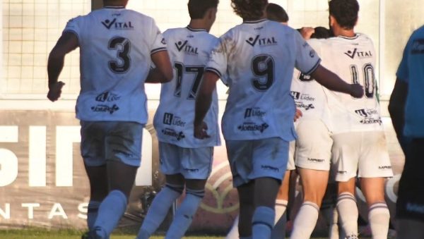 For Ever venció a Colón y recuperó confianza antes del receso