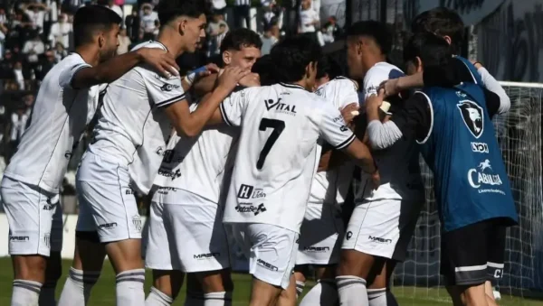 For Ever le ganó a Los Andes y logró salir de la zona roja