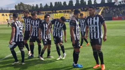 For Ever ganó en Madryn y quedó cerca de salvarse