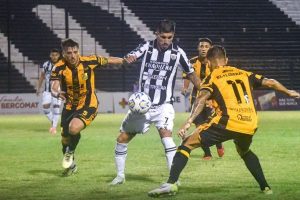 For Ever cayó ante Mitre en una noche para el olvido