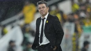 Gallardo guarda titulares y apuesta por los pibes ante Sarmiento