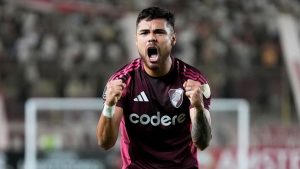 River arrancó con una victoria ante Universitario en la Copa Libertadores