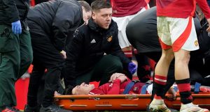 La Selección Argentina pierde a Lisandro Martínez y Scaloni busca reemplazo