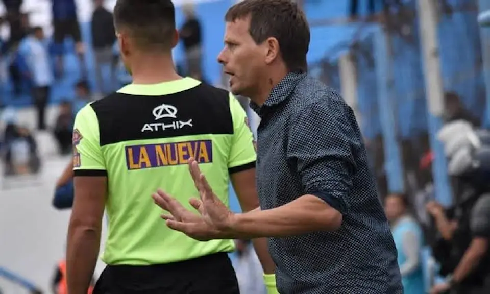 For Ever busca entrenador tras la salida de Pedro Llorens