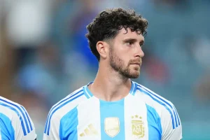 Marcos Senesi entra en la lista de Argentina por la baja de Balerdi