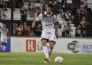 For Ever se prepara para Colón: Maxi Romero jugará en el mediocampo