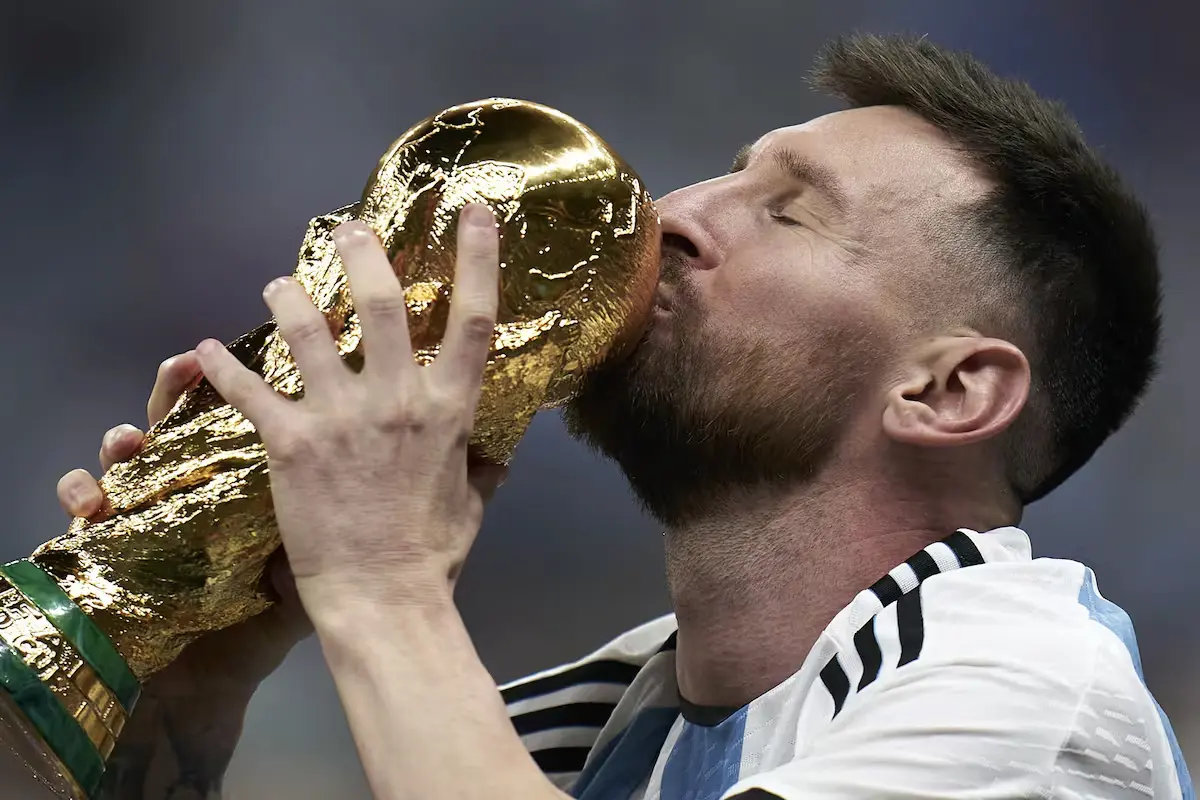 Messi va por una cifra única con la Selección en el debut ante Argelia