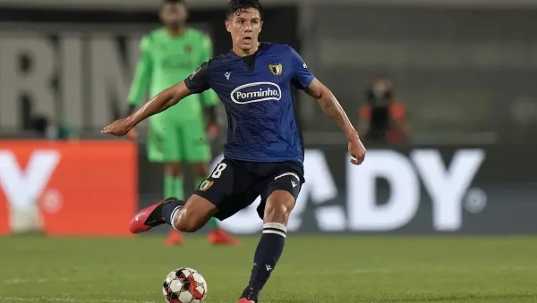 Nehuén Pérez aparece como opción para la defensa de Boca