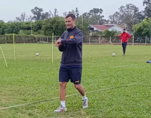 Sarmiento afronta una visita clave para seguir con vida en la Reválida