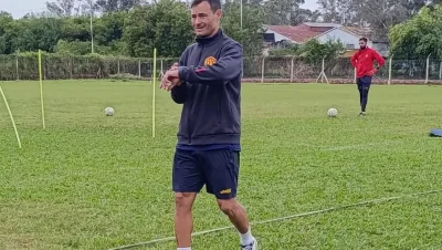 Sarmiento afronta una visita clave para seguir con vida en la Reválida