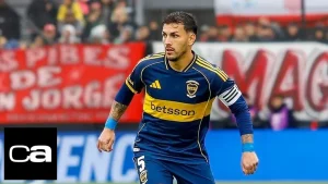 Leandro Paredes con la camiseta de Boca y la cinta de capitán
