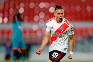 Rafael Santos Borré queda cerca de volver a River