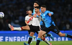 Ángel Correa en el partido de River ante Belgrano en el estadio Mario Alberto Kempes.