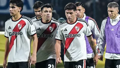 Gimnasia golpeó sobre el final y dejó a River sin reacción
