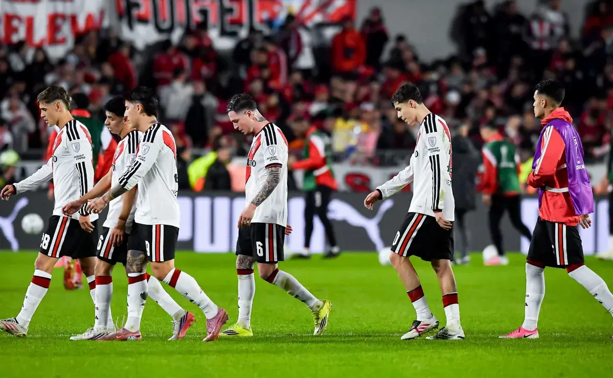 River cayó en los penales ante Independiente Santa Fe y quedó afuera de la Sudamericana