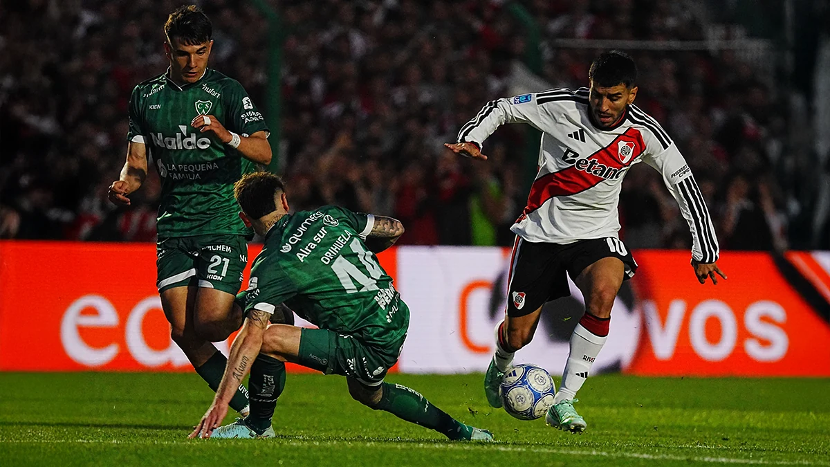River quedó más lejos de la Libertadores tras empatar con Sarmiento