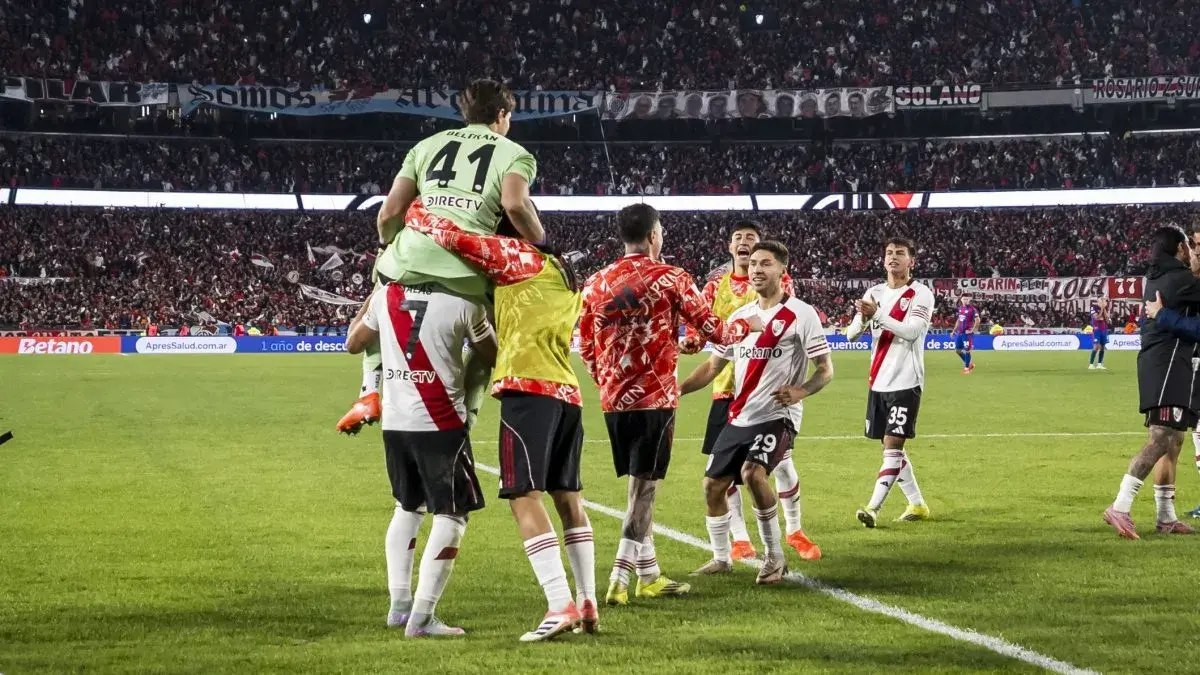 River avanzó a cuartos tras una definición infartante frente a San Lorenzo