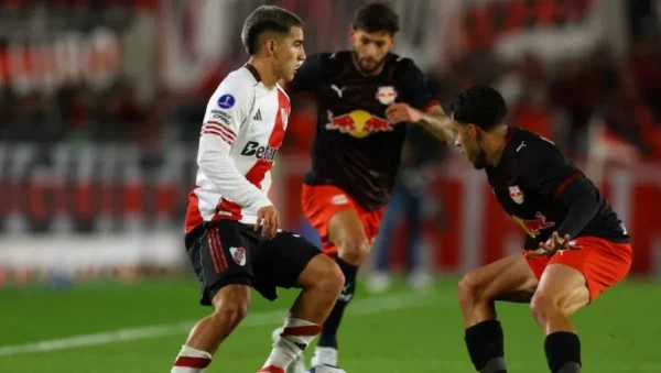 River salvó un empate agónico y sueña con los octavos