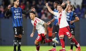 River reaccionó y salvó un empate clave ante Independiente del Valle