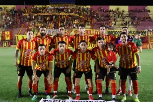 Sarmiento recibe a Boca Unidos con la mira en la cima