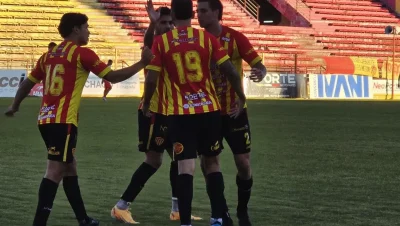 Sarmiento debuta con Raúl Valdez ante Sol de América