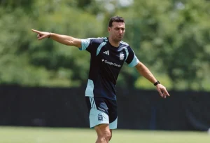 Argentina viaja a Dallas con el equipo casi definido para jugar con Austria