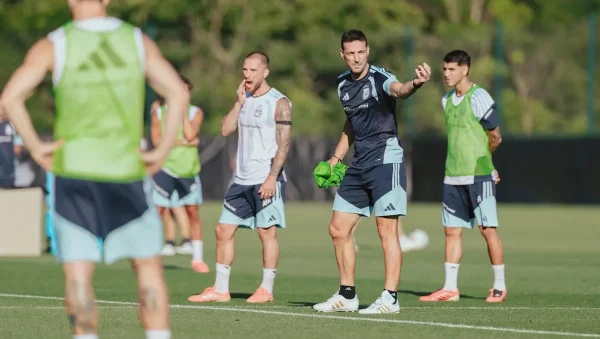 La decisión de Scaloni para el debut de Argentina ante Argelia