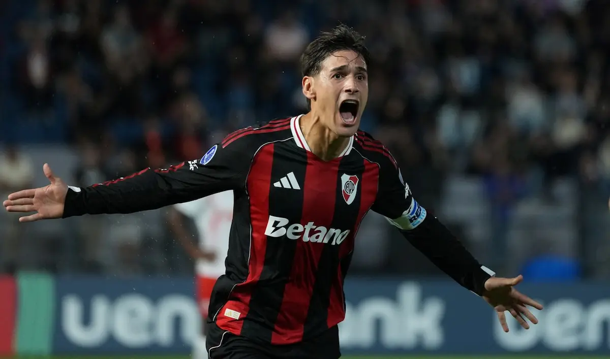 River se llevó un triunfazo y lidera su grupo