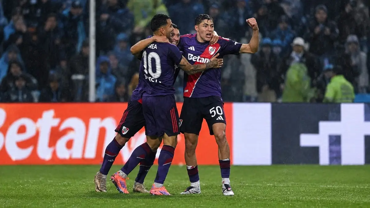 River ganó en el final y logró su tercer triunfo seguido