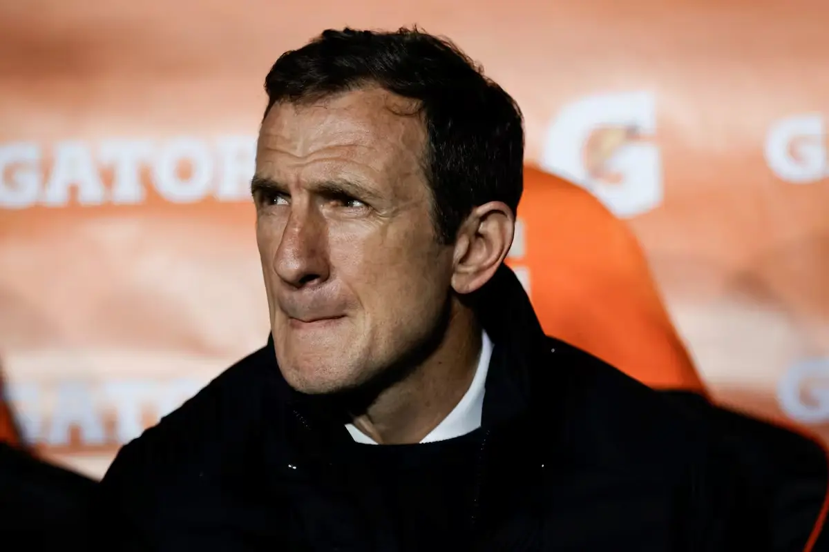 Arruabarrena evalúa sostener la base de Boca para recibir a Recoleta FC