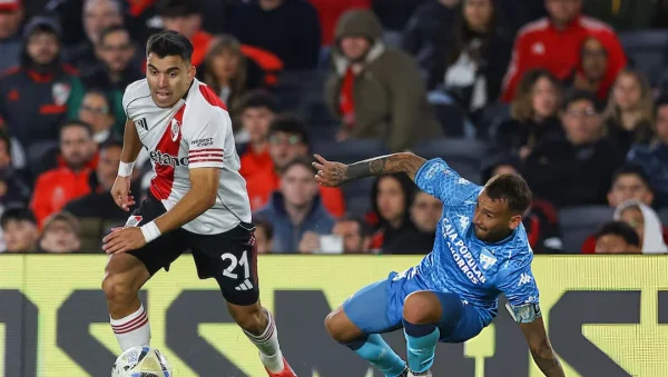 River perdió en casa, pero avanzó en el Apertura